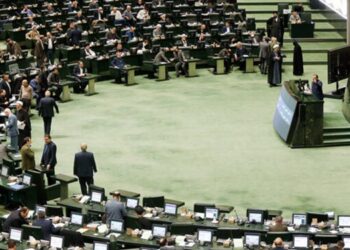 وزیر دادگستری از مجلس کارت زرد گرفت