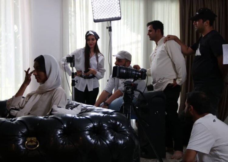 موزیک ویدیو عشق اثری عاشقانه و احساسی با صدایی از جنس آرامش آماده پخش میباشد